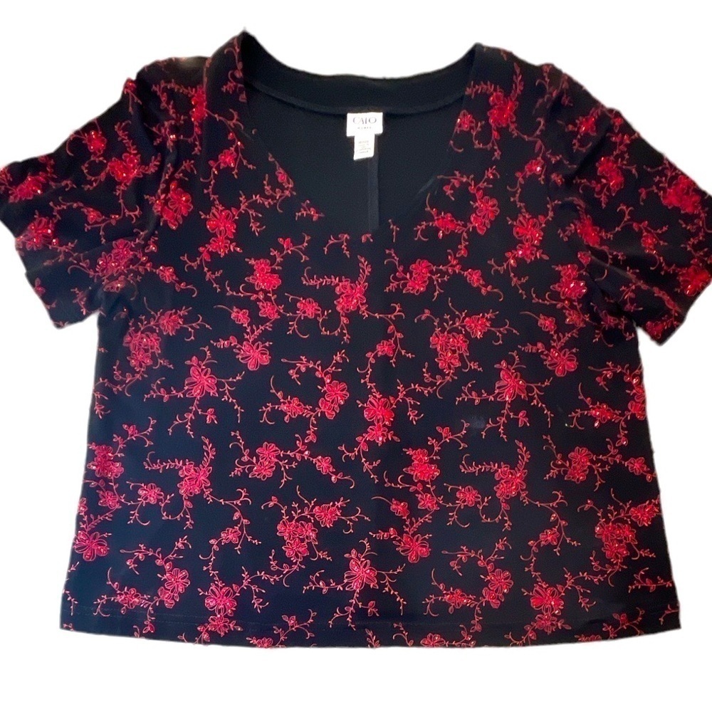 CATO Woman Size 18/20W Red Glitter Floral Design on Black Background